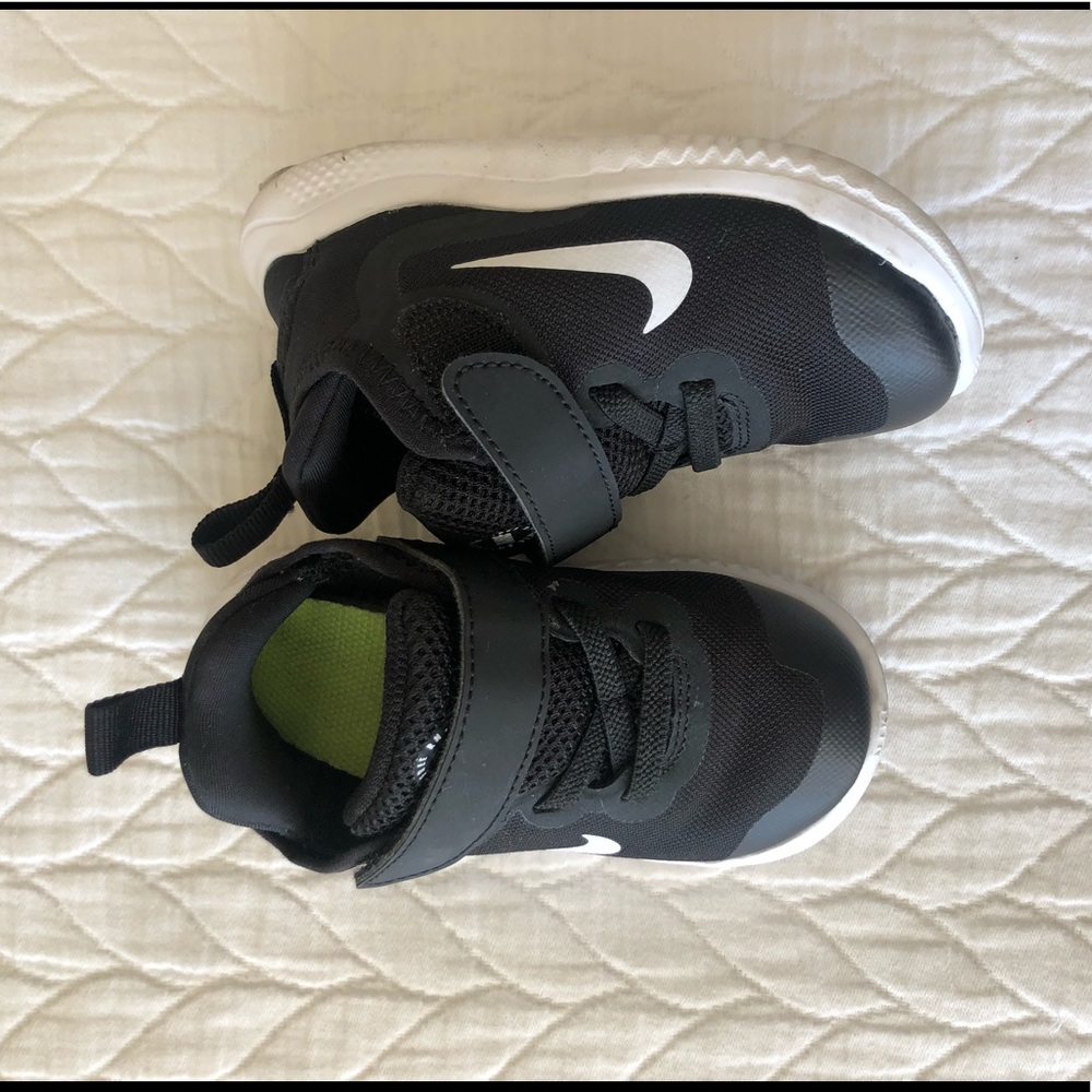 Kids Nike Free’s, worn once!